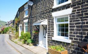 Photo of Cottage in Derbyshire