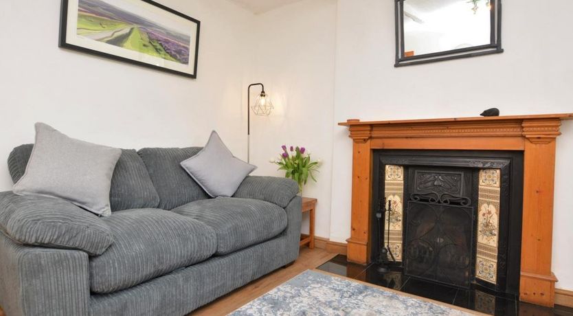 Photo of 2 Bed in Hayfield