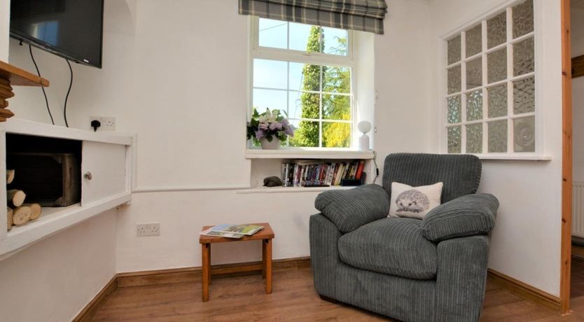 Photo of 2 Bed in Hayfield