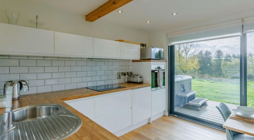 Photo of 3 Bed in Whitnage