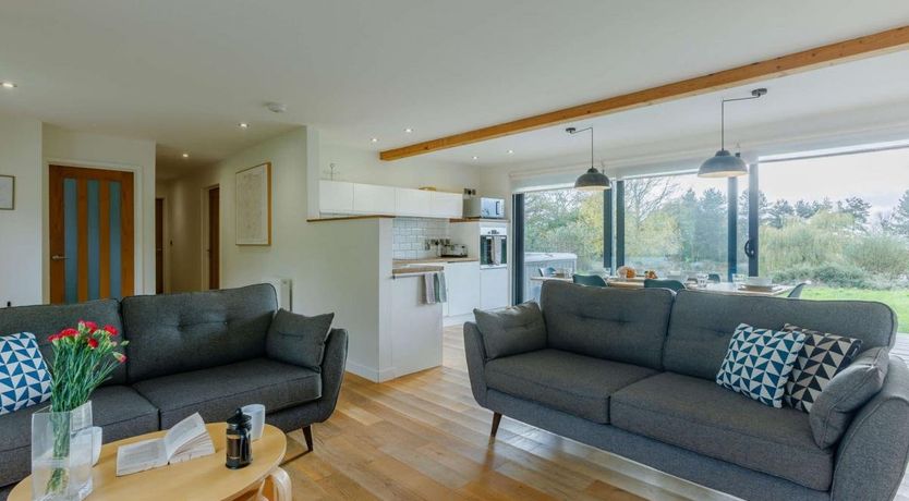 Photo of 3 Bed in Whitnage