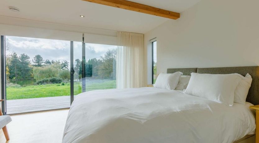 Photo of 3 Bed in Whitnage