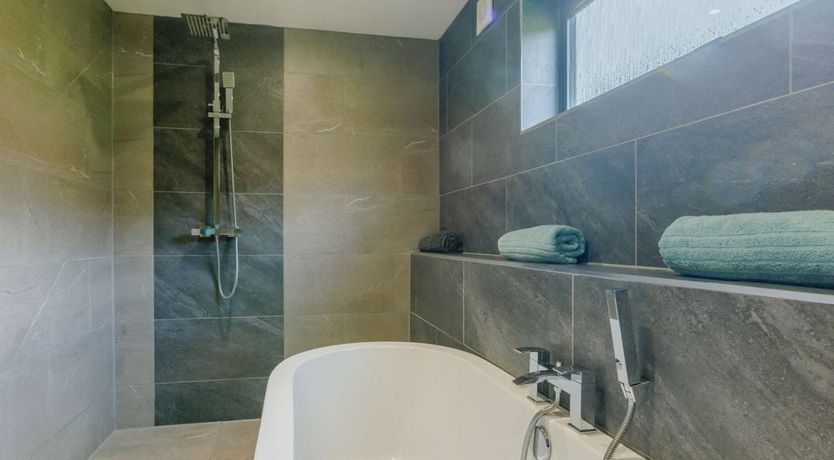 Photo of 3 Bed in Whitnage