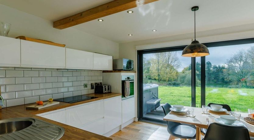 Photo of 3 Bed in Whitnage