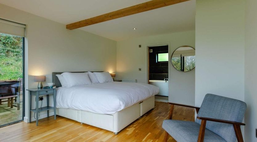 Photo of 3 Bed in Whitnage