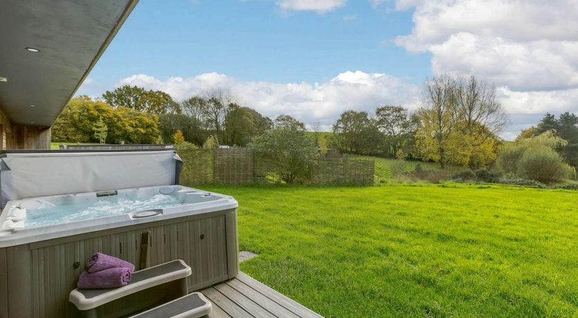 Photo of 3 Bed in Whitnage