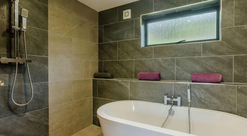 Photo of 3 Bed in Whitnage