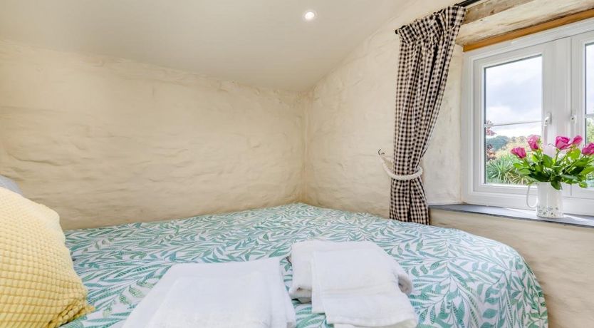 Photo of 1 Bed in St Dominick