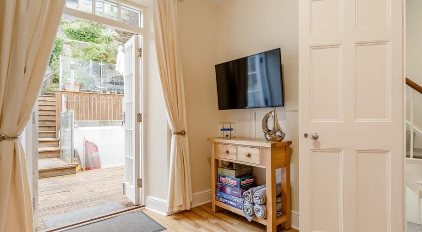 Photo of 6 Bed in Cawsand