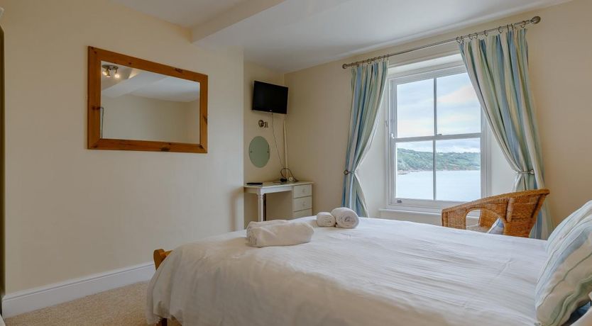 Photo of 6 Bed in Cawsand