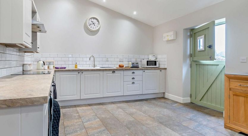 Photo of 2 Bed in Croes y pant