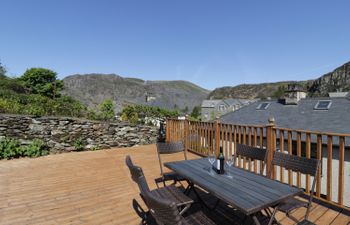 Pen Y Garreg Holiday Cottage