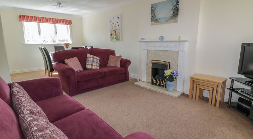 Photo of 12 Kel Avon