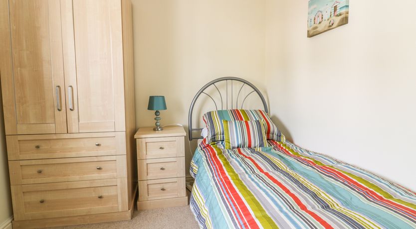 Photo of 12 Kel Avon