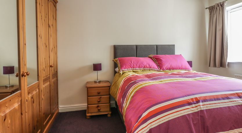 Photo of 12 Kel Avon