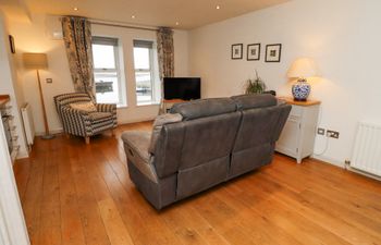 6 Mill Wharf Apartment