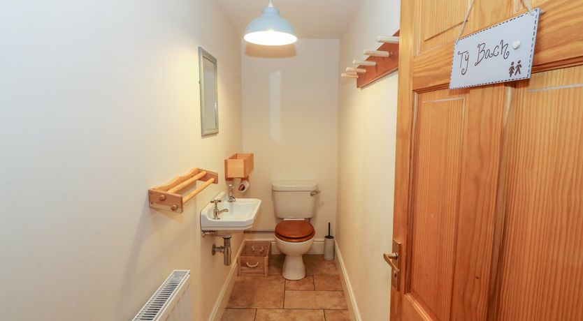 Photo of Cefn Werthyd Farmhouse