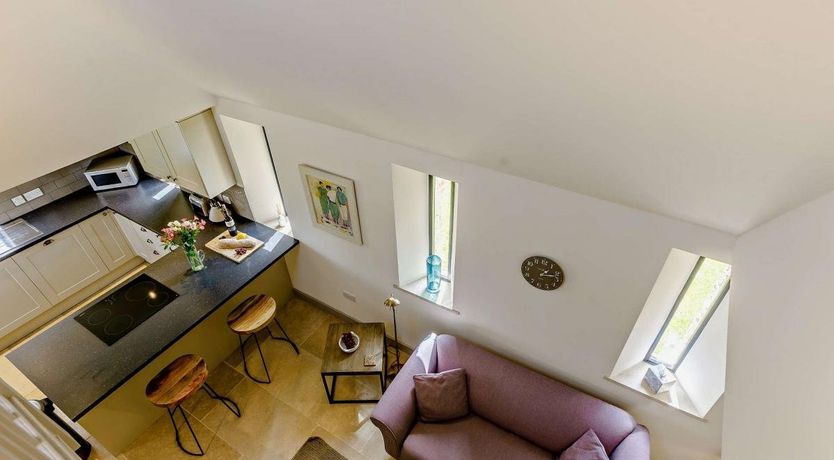 Photo of 1 Bed in Upper Coberley