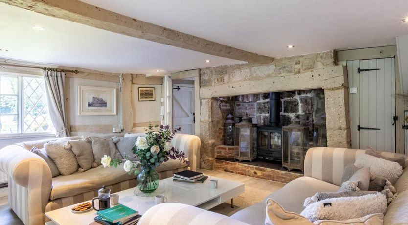 Photo of 6 Bed in Boldre