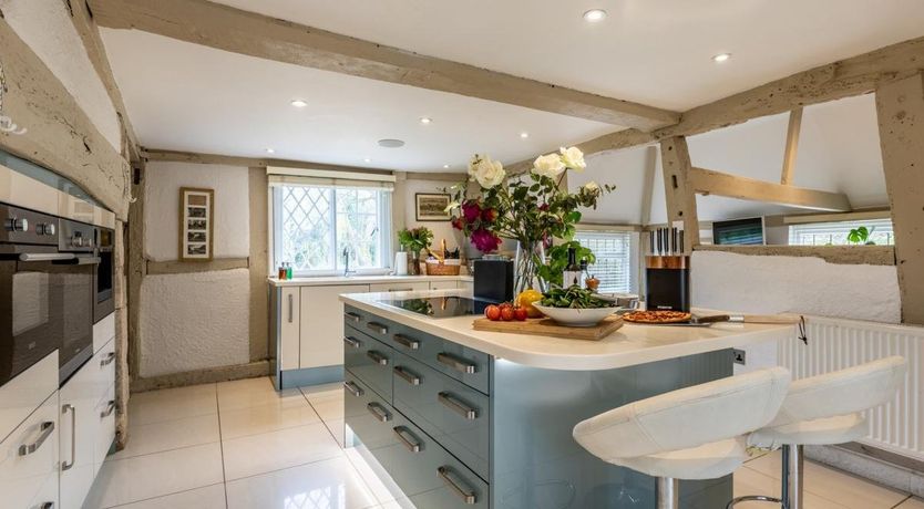 Photo of 6 Bed in Boldre