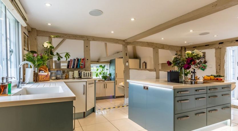 Photo of 6 Bed in Boldre