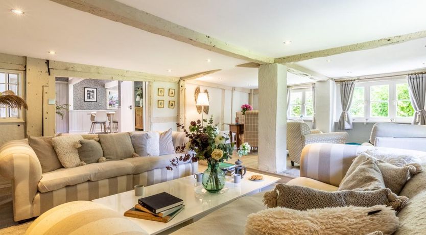 Photo of 6 Bed in Boldre