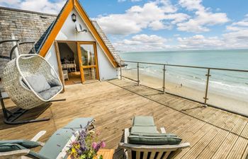in Shanklin (IC155) Holiday Cottage
