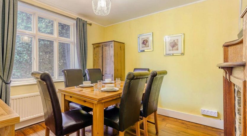 Photo of 3 Bed in Ventnor