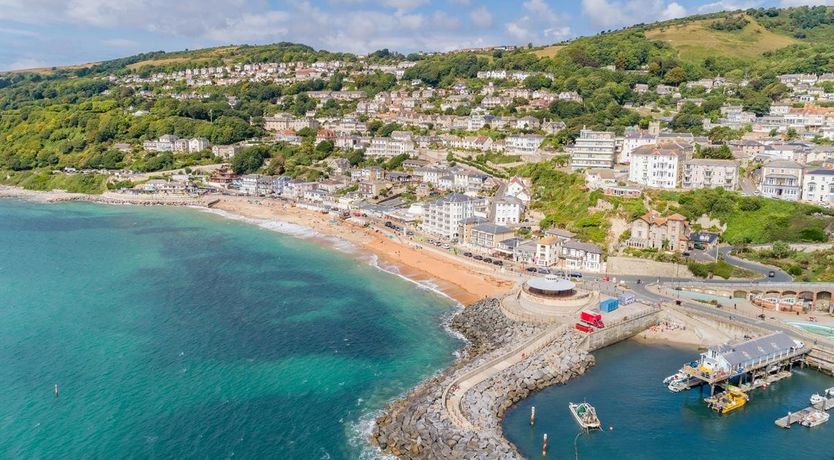 Photo of 3 Bed in Ventnor