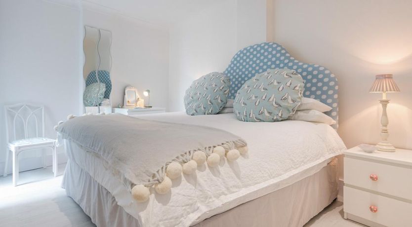 Photo of 3 Bed in Ventnor