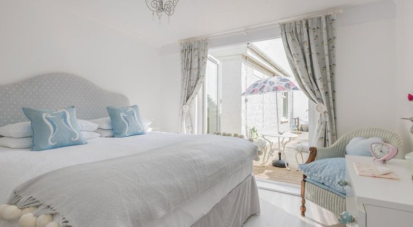 Photo of 3 Bed in Ventnor