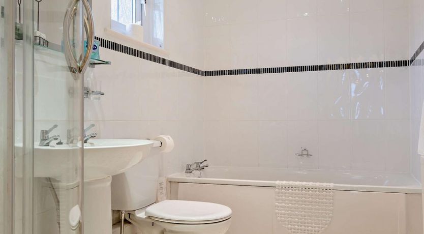 Photo of 2 Bed in Shanklin