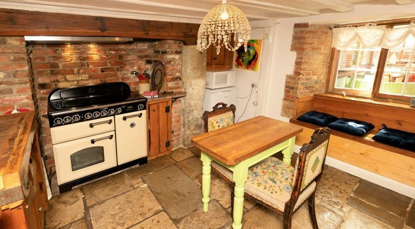 Photo of 4 Bed in Godshill