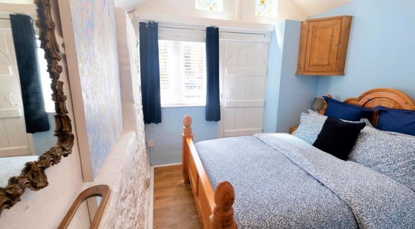 Photo of 4 Bed in Godshill