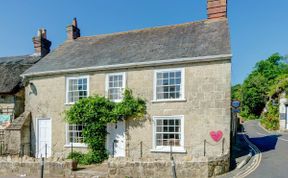 Photo of in Godshill (IC034)