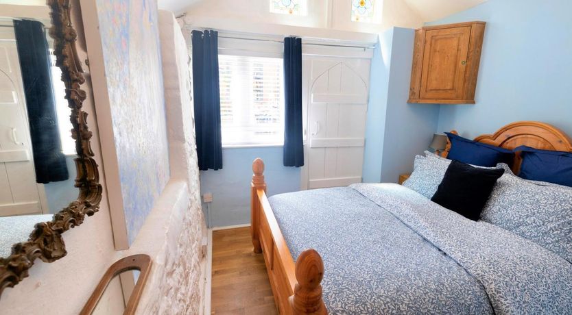 Photo of 4 Bed in Godshill