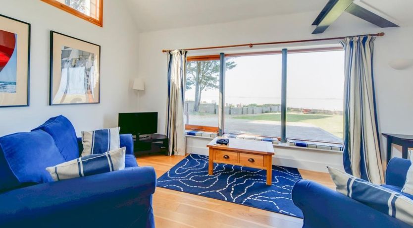 Photo of 2 Bed in Cowes