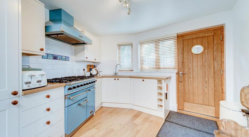 Photo of 2 Bed in Cowes