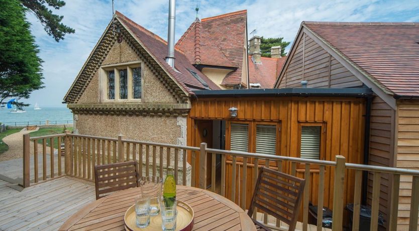 Photo of 2 Bed in Cowes