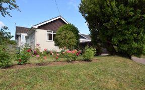 Photo of in Brighstone (IC132)