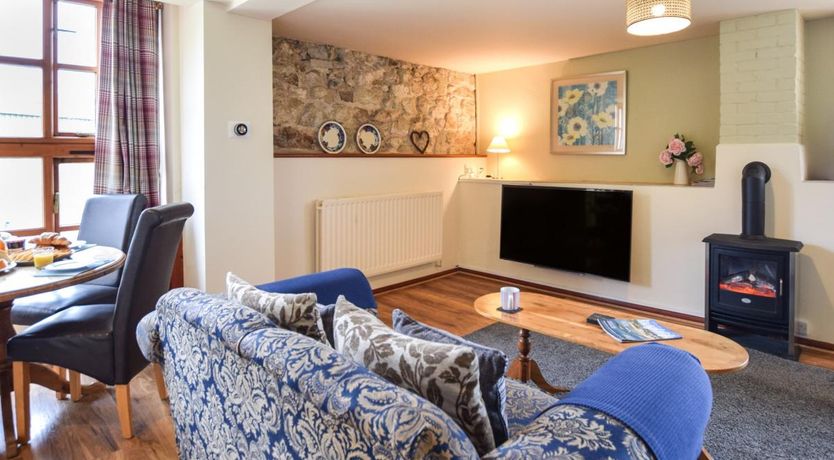 Photo of 2 Bed in Godshill