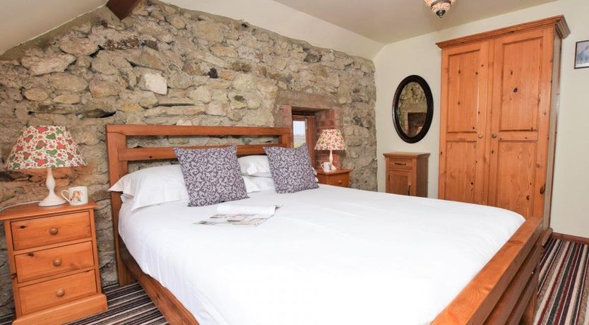 Photo of 2 Bed in Godshill