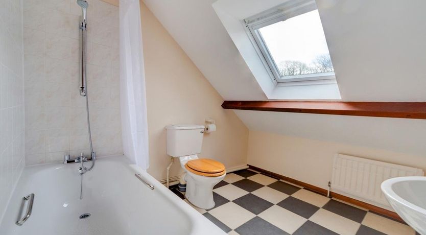 Photo of 2 Bed in Godshill