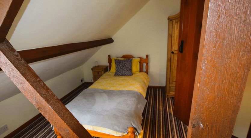 Photo of 2 Bed in Godshill