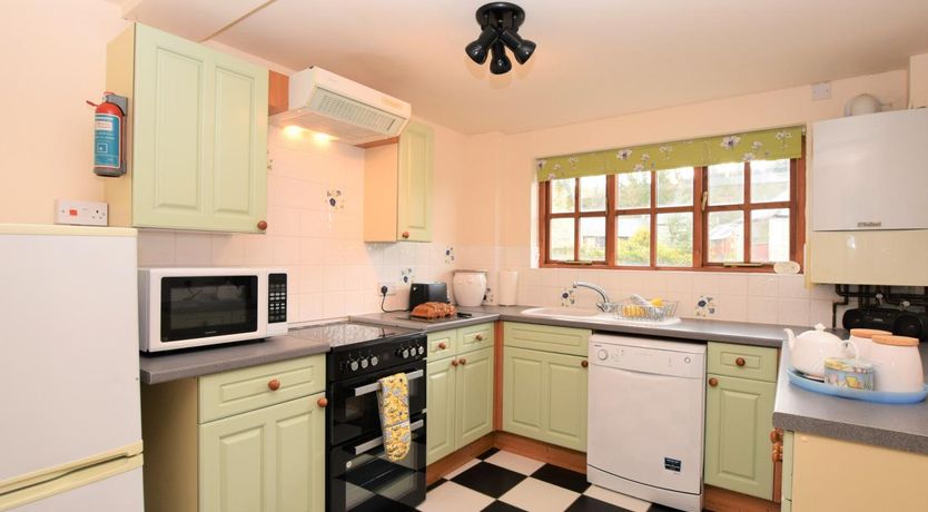 Photo of 2 Bed in Godshill