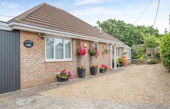 2 Bed in Freshwater Holiday Cottage