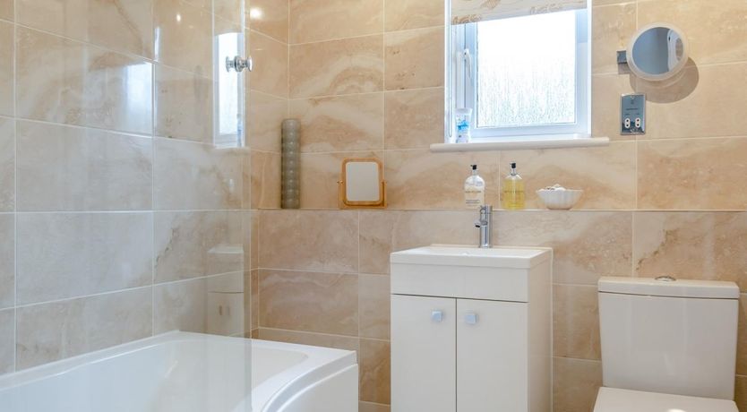 Photo of 2 Bed in Freshwater