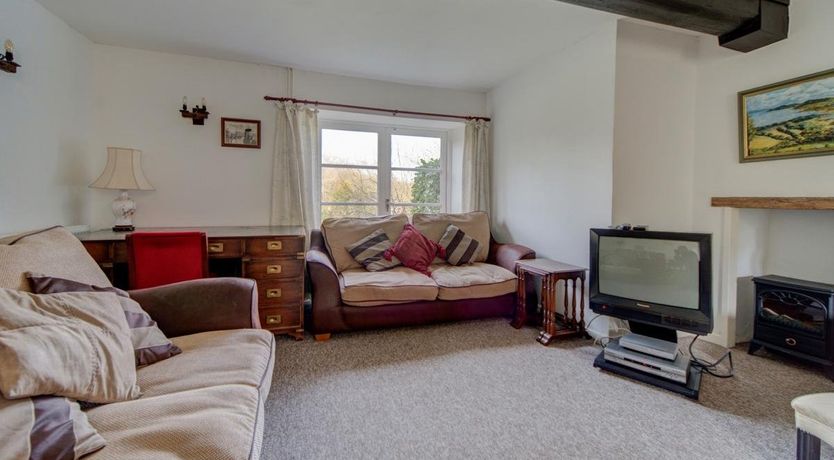 Photo of 3 Bed in Godshill
