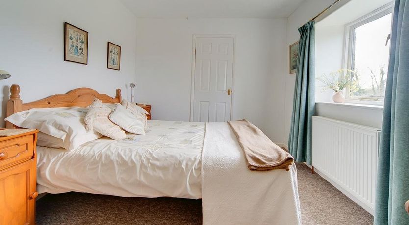 Photo of 3 Bed in Godshill