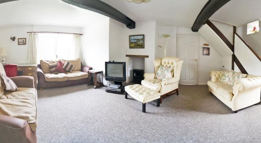 Photo of 3 Bed in Godshill